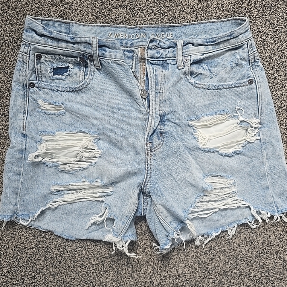 American Eagle 90s Boyfriend Shorts Light Blue Denim Distressed  Size 6